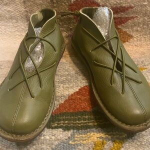 Trippen Green US 10 EU 40 Leather Eccentric f Flats $189 + Free Handbag